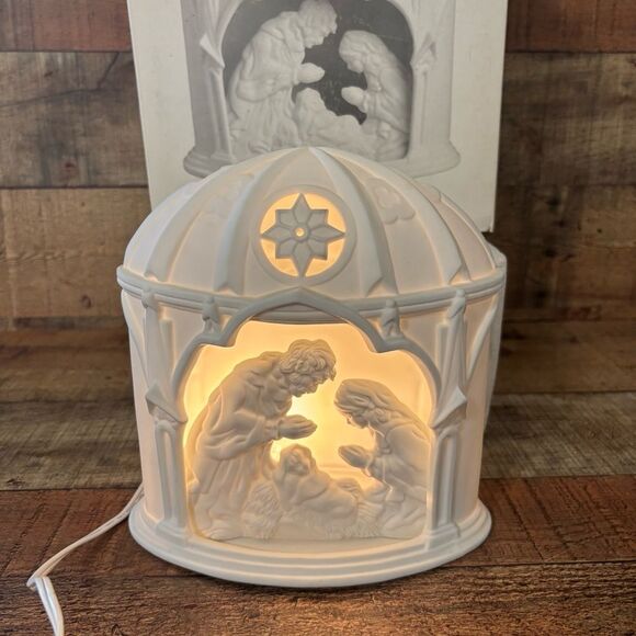 DEPARTMENT 56 Porcelain Lighted Nativity Winter Silhouette White Manger Holy